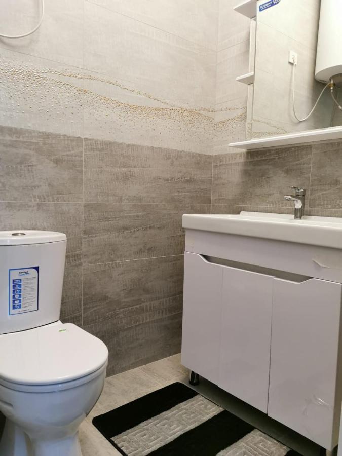 Aisha Apartamento Bishkek Exterior foto